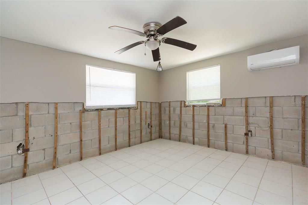 Active With Contract: $265,000 (4 beds, 0 baths, 1920 Square Feet)