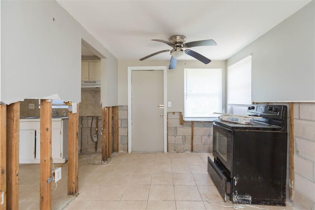 Active With Contract: $265,000 (4 beds, 0 baths, 1920 Square Feet)
