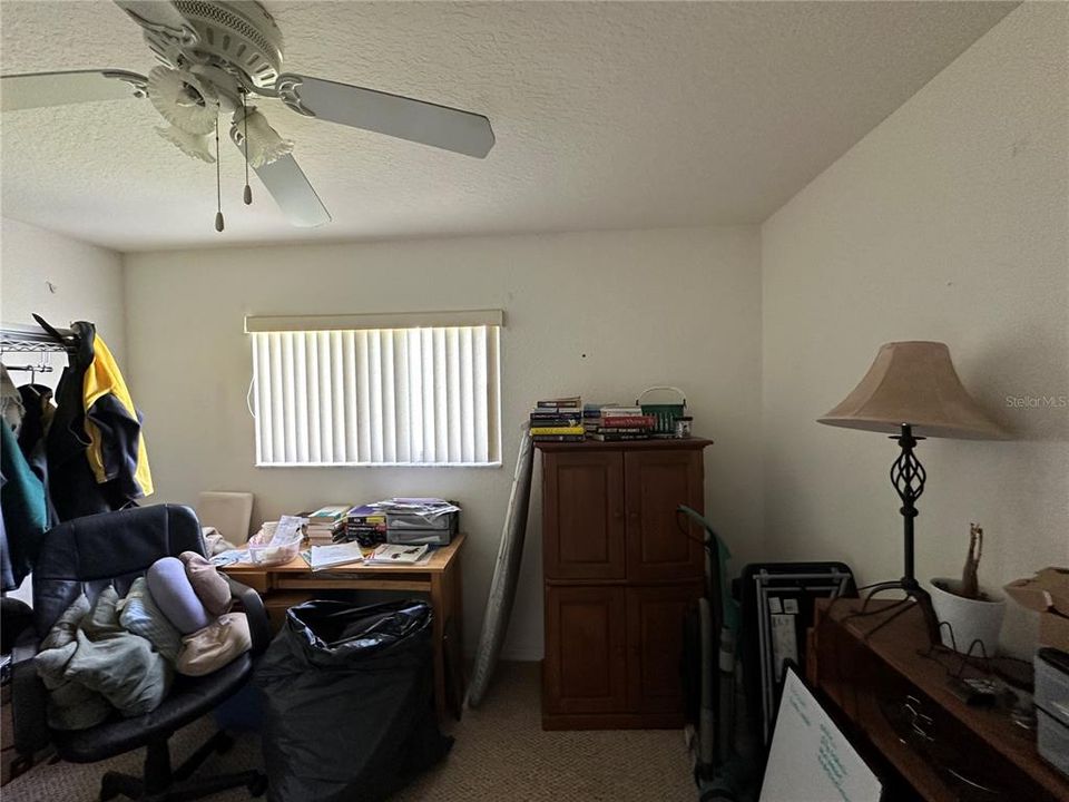 Под контрактом: $499,990 (3 спален, 2 ванн, 1676 Квадратных фут)