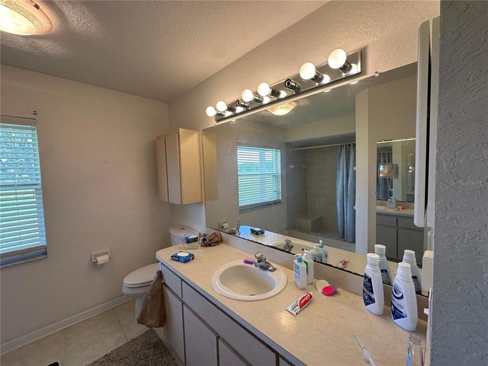 Под контрактом: $499,990 (3 спален, 2 ванн, 1676 Квадратных фут)