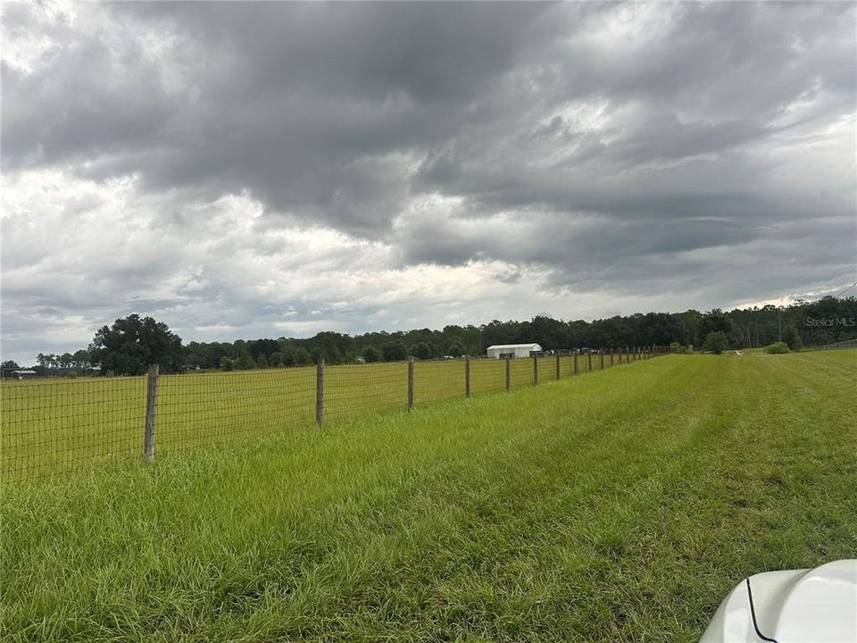 Под контрактом: $499,990 (3 спален, 2 ванн, 1676 Квадратных фут)