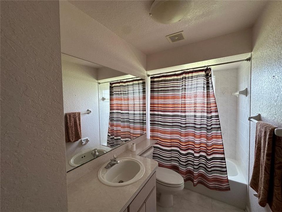 Под контрактом: $499,990 (3 спален, 2 ванн, 1676 Квадратных фут)