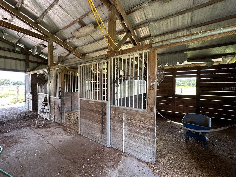 Под контрактом: $499,990 (3 спален, 2 ванн, 1676 Квадратных фут)