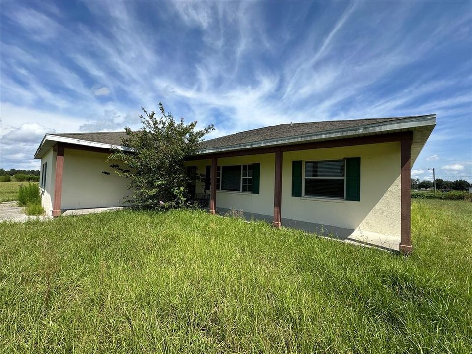 Под контрактом: $499,990 (3 спален, 2 ванн, 1676 Квадратных фут)