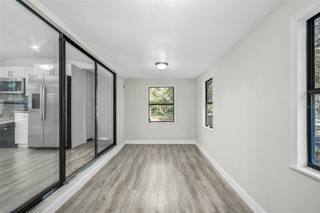 待售: $159,900 (2 贝兹, 2 浴室, 840 平方英尺)