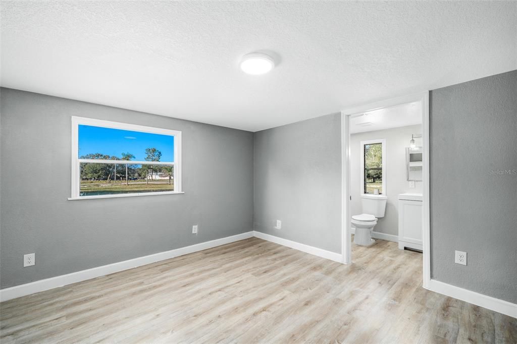 待售: $159,900 (2 贝兹, 2 浴室, 840 平方英尺)