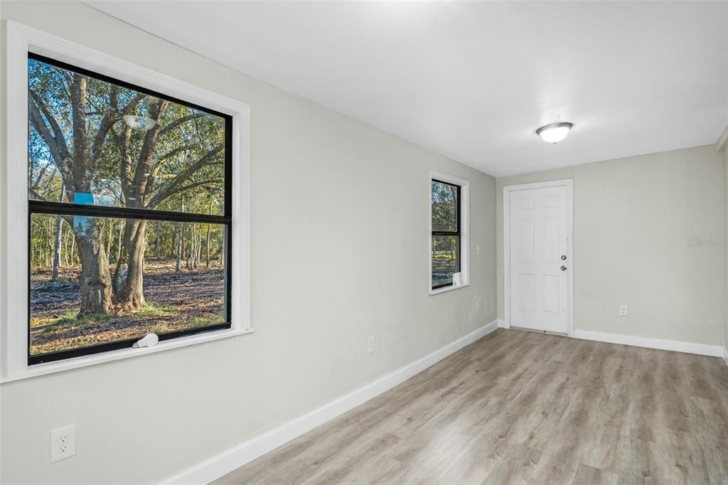 待售: $159,900 (2 贝兹, 2 浴室, 840 平方英尺)