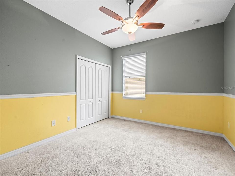 合同活跃: $450,000 (4 贝兹, 2 浴室, 2037 平方英尺)