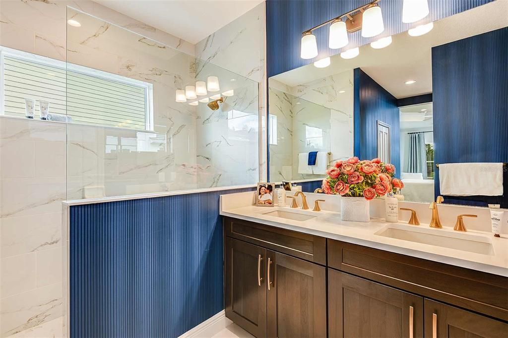 合同活跃: $669,900 (3 贝兹, 3 浴室, 2110 平方英尺)