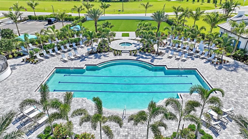 合同活跃: $669,900 (3 贝兹, 3 浴室, 2110 平方英尺)