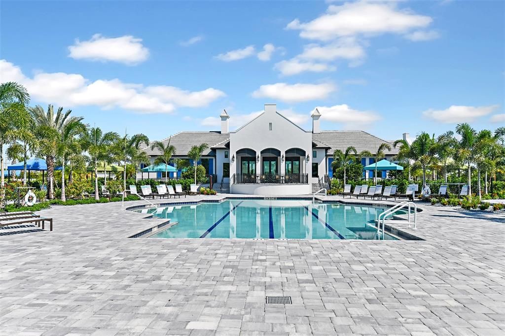 合同活跃: $669,900 (3 贝兹, 3 浴室, 2110 平方英尺)