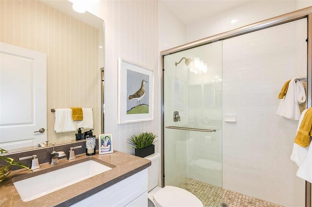 合同活跃: $669,900 (3 贝兹, 3 浴室, 2110 平方英尺)