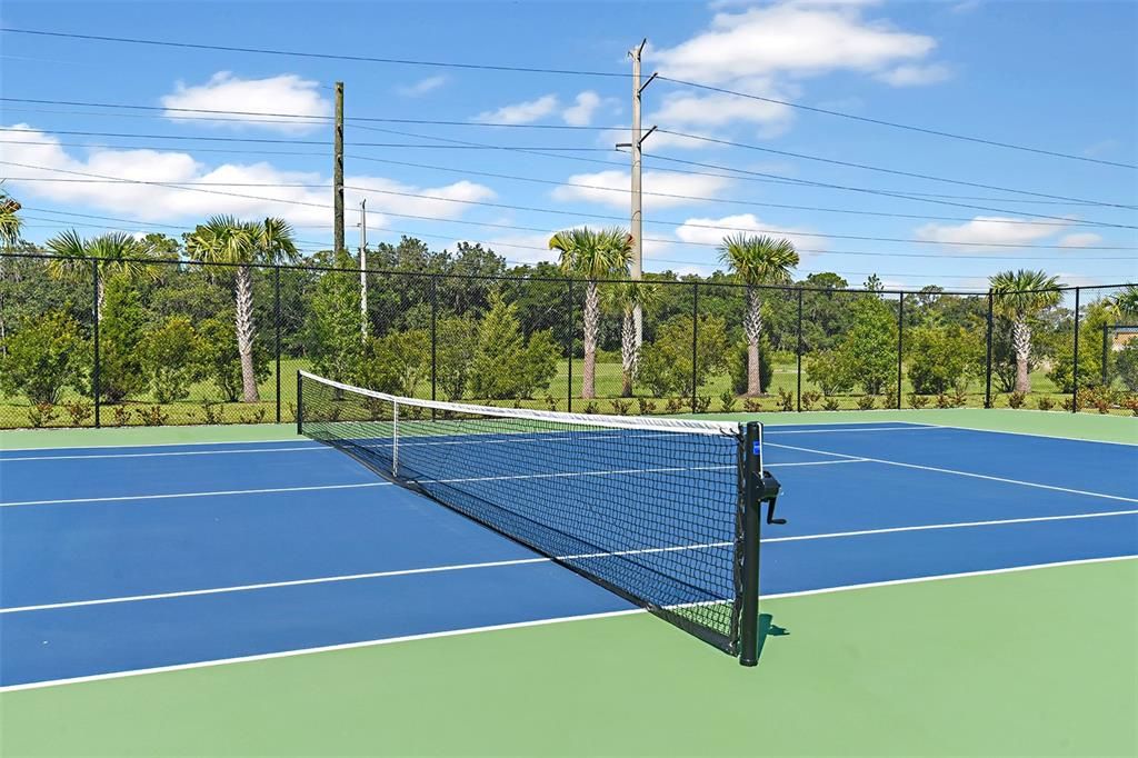 合同活跃: $669,900 (3 贝兹, 3 浴室, 2110 平方英尺)