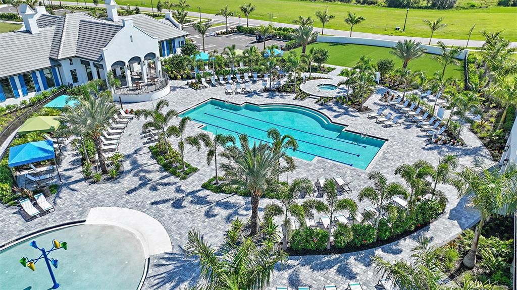 合同活跃: $669,900 (3 贝兹, 3 浴室, 2110 平方英尺)