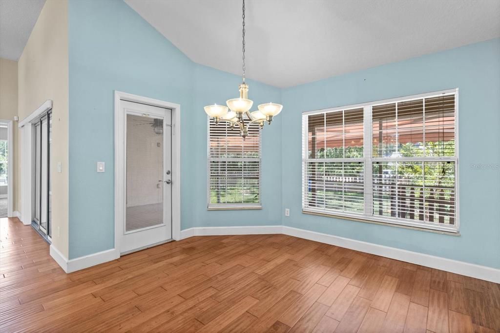 En Venta: $495,000 (3 camas, 2 baños, 2244 Pies cuadrados)