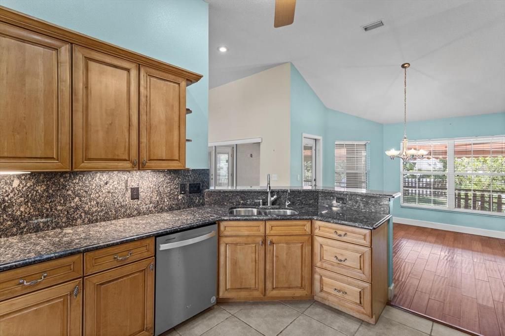 En Venta: $495,000 (3 camas, 2 baños, 2244 Pies cuadrados)