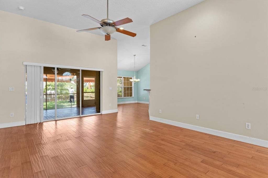 En Venta: $495,000 (3 camas, 2 baños, 2244 Pies cuadrados)