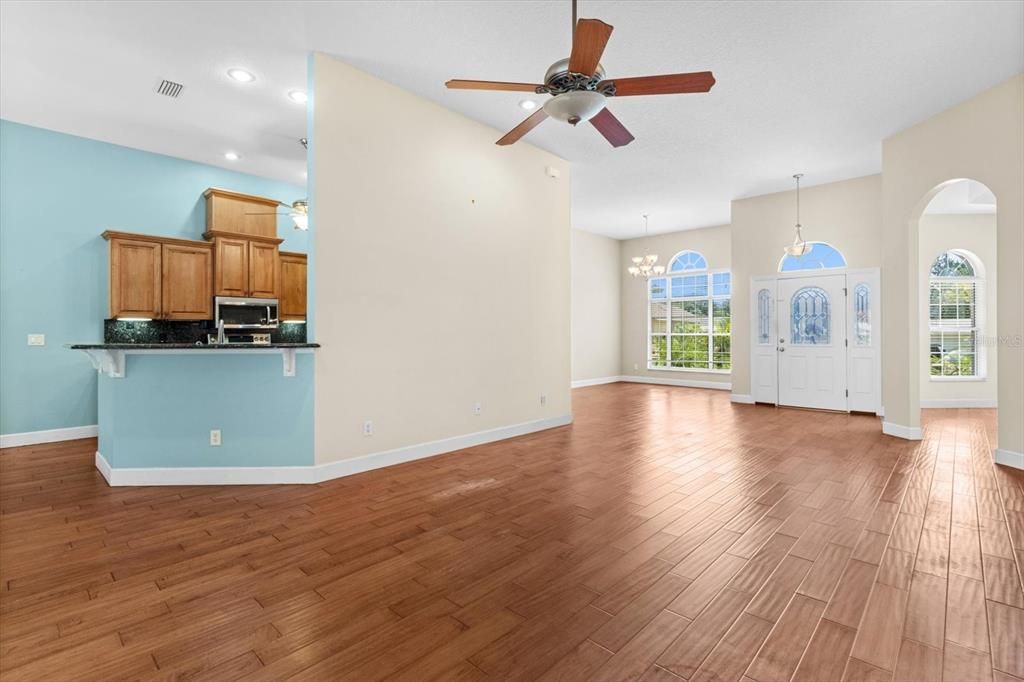 En Venta: $495,000 (3 camas, 2 baños, 2244 Pies cuadrados)