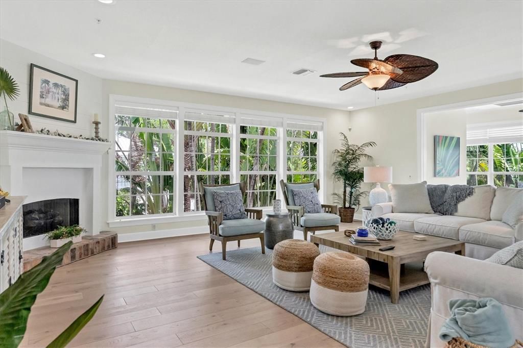 出租: $8,000 (3 贝兹, 3 浴室, 3506 平方英尺)