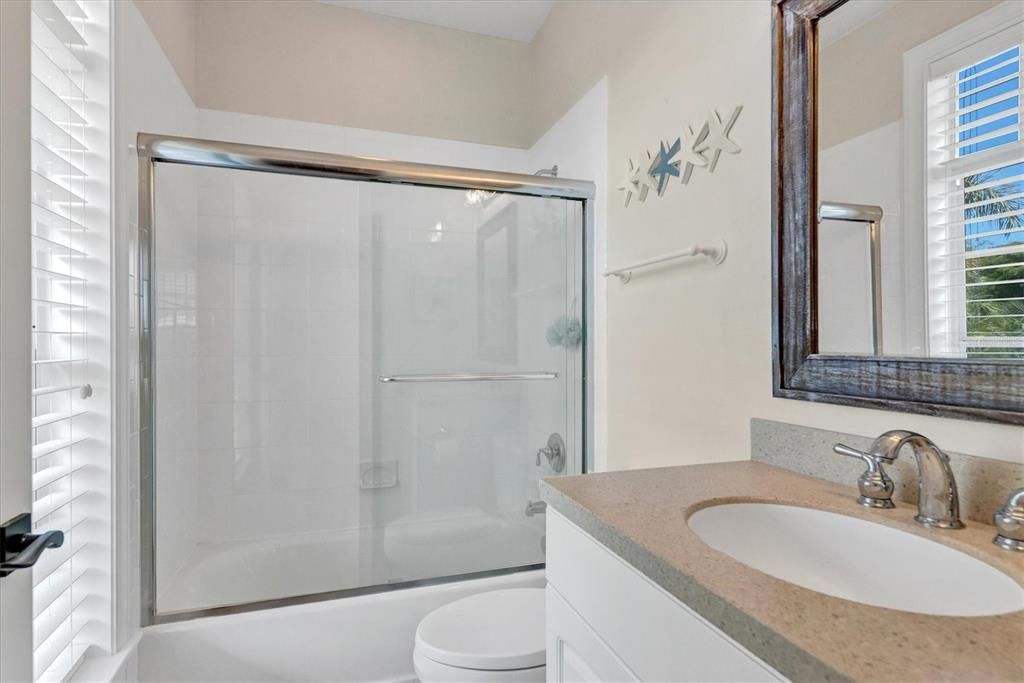 出租: $8,000 (3 贝兹, 3 浴室, 3506 平方英尺)