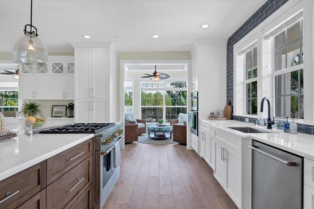 出租: $8,000 (3 贝兹, 3 浴室, 3506 平方英尺)