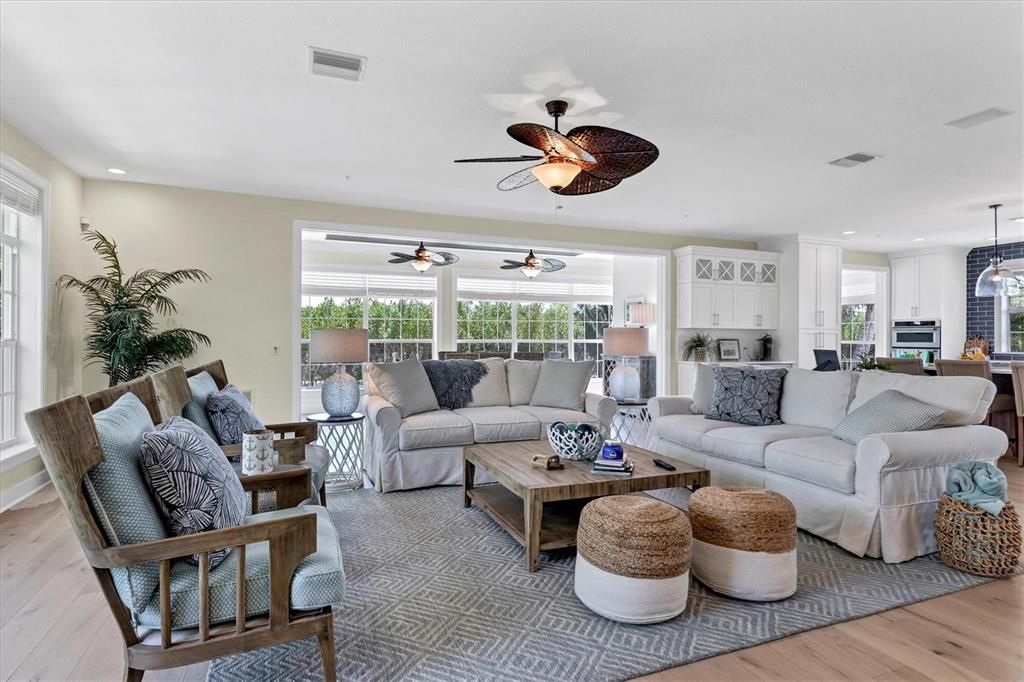 出租: $8,000 (3 贝兹, 3 浴室, 3506 平方英尺)