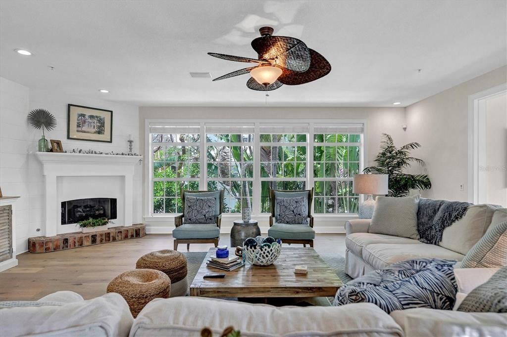 出租: $8,000 (3 贝兹, 3 浴室, 3506 平方英尺)