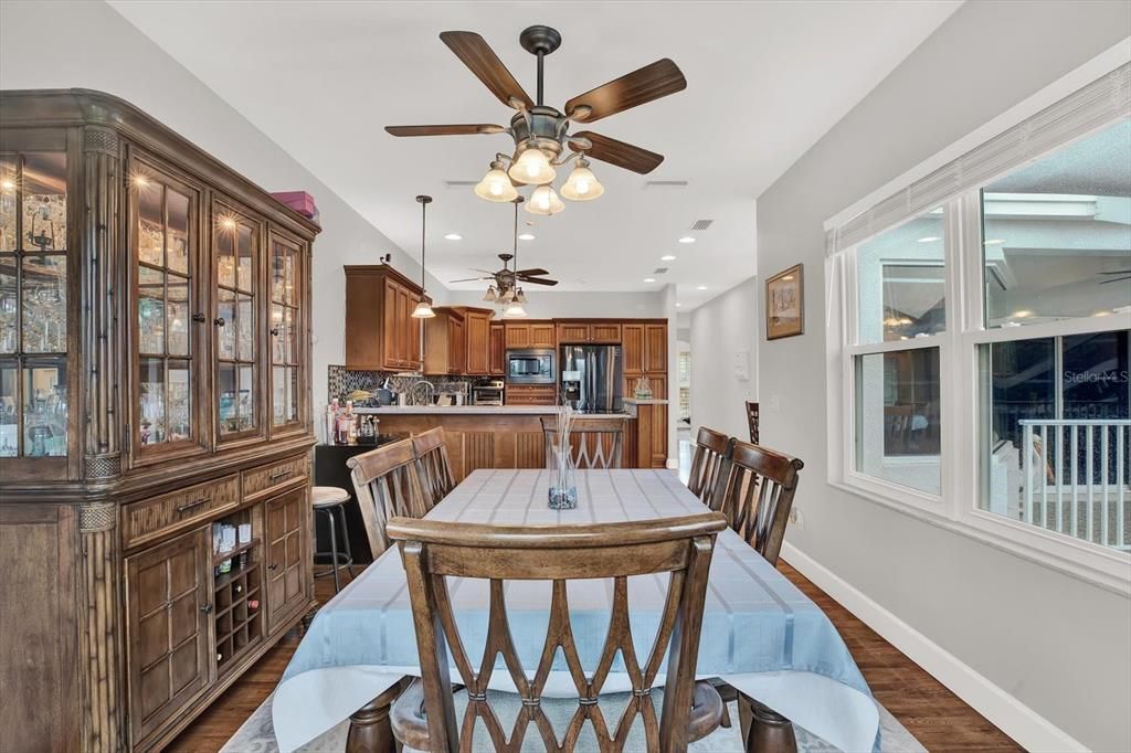 Active With Contract: $674,999 (4 beds, 2 baths, 2972 Square Feet)