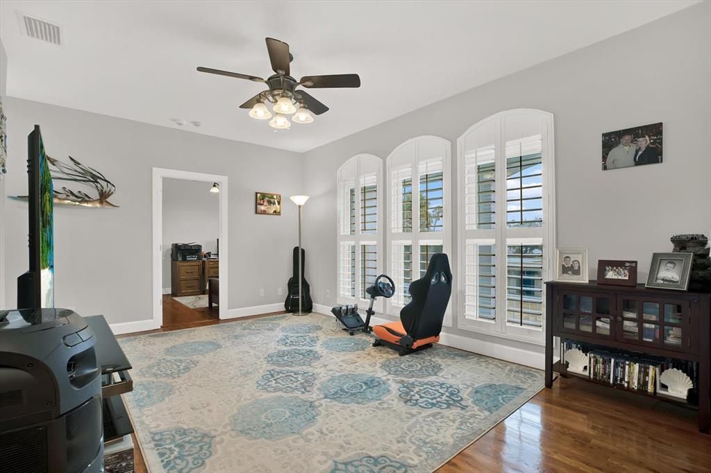 Active With Contract: $674,999 (4 beds, 2 baths, 2972 Square Feet)