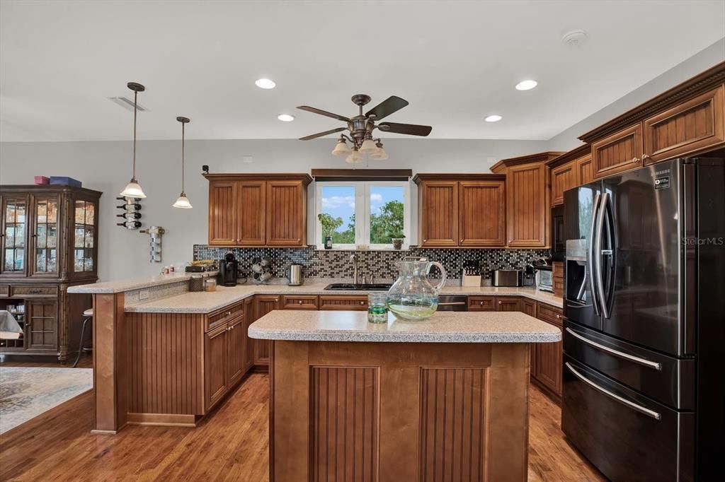 Active With Contract: $674,999 (4 beds, 2 baths, 2972 Square Feet)