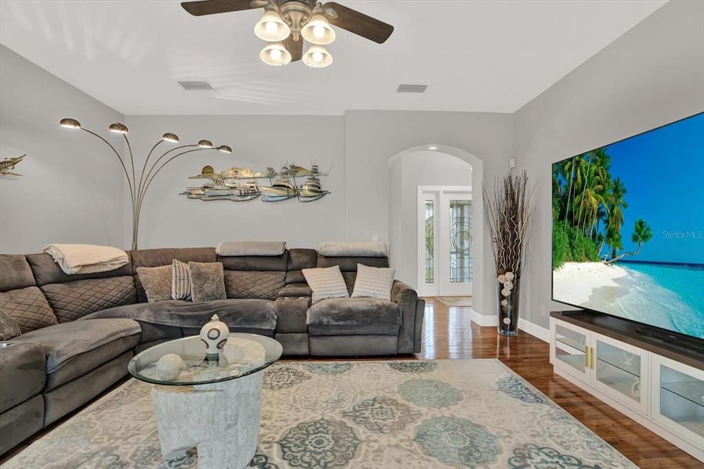 Active With Contract: $674,999 (4 beds, 2 baths, 2972 Square Feet)