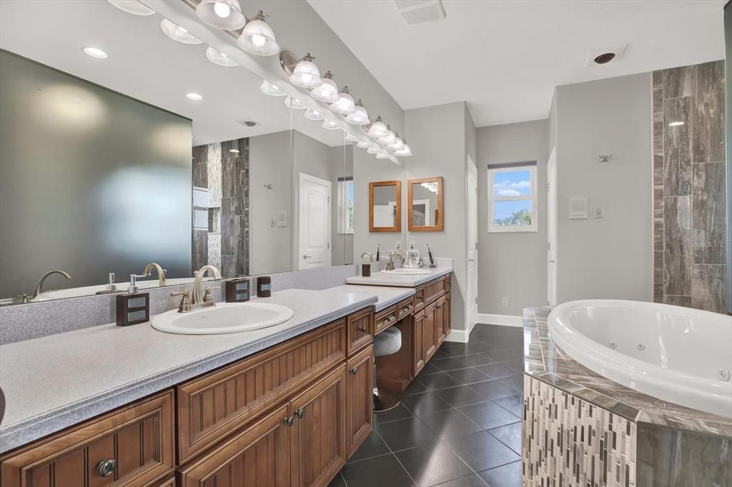 Active With Contract: $674,999 (4 beds, 2 baths, 2972 Square Feet)