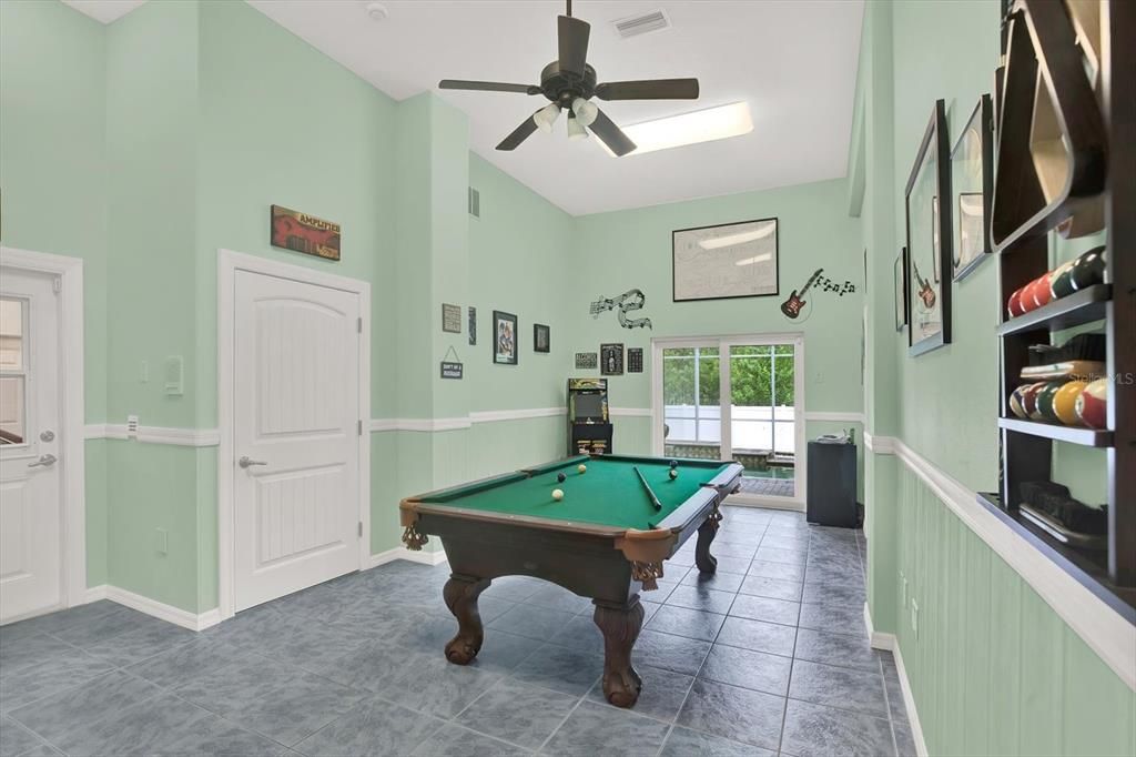 Active With Contract: $674,999 (4 beds, 2 baths, 2972 Square Feet)