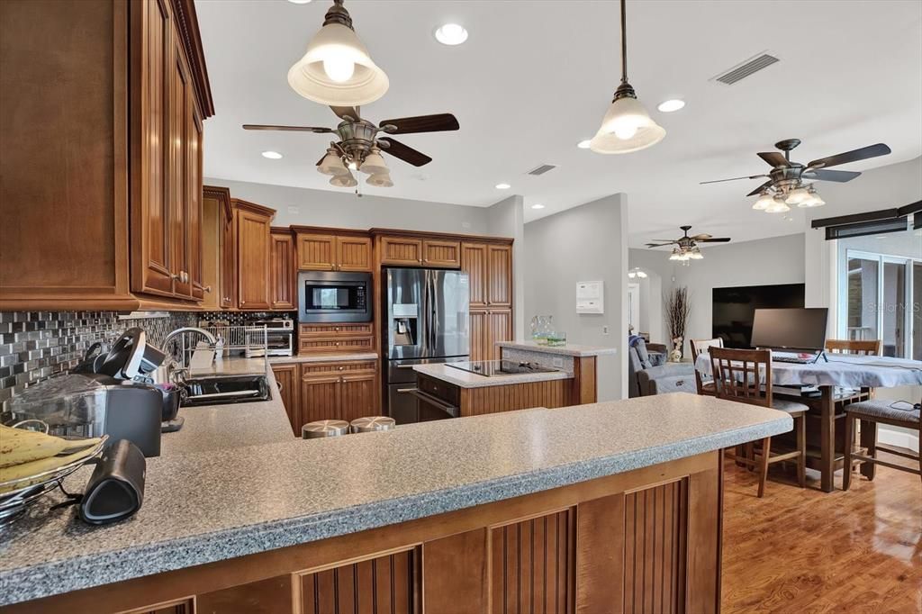 Active With Contract: $674,999 (4 beds, 2 baths, 2972 Square Feet)