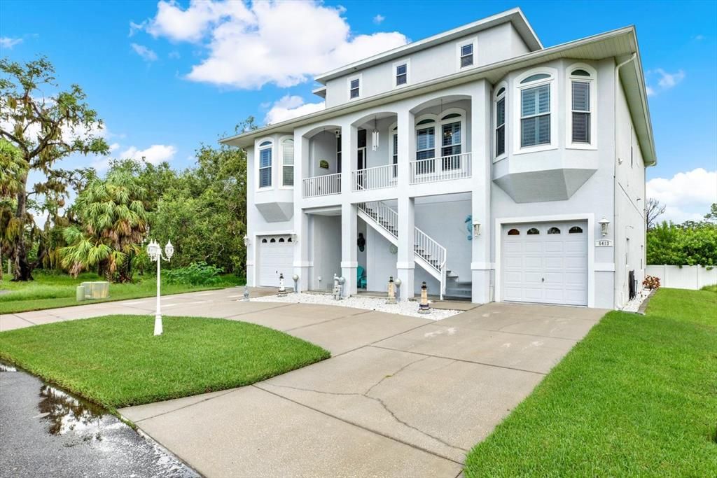 Active With Contract: $674,999 (4 beds, 2 baths, 2972 Square Feet)