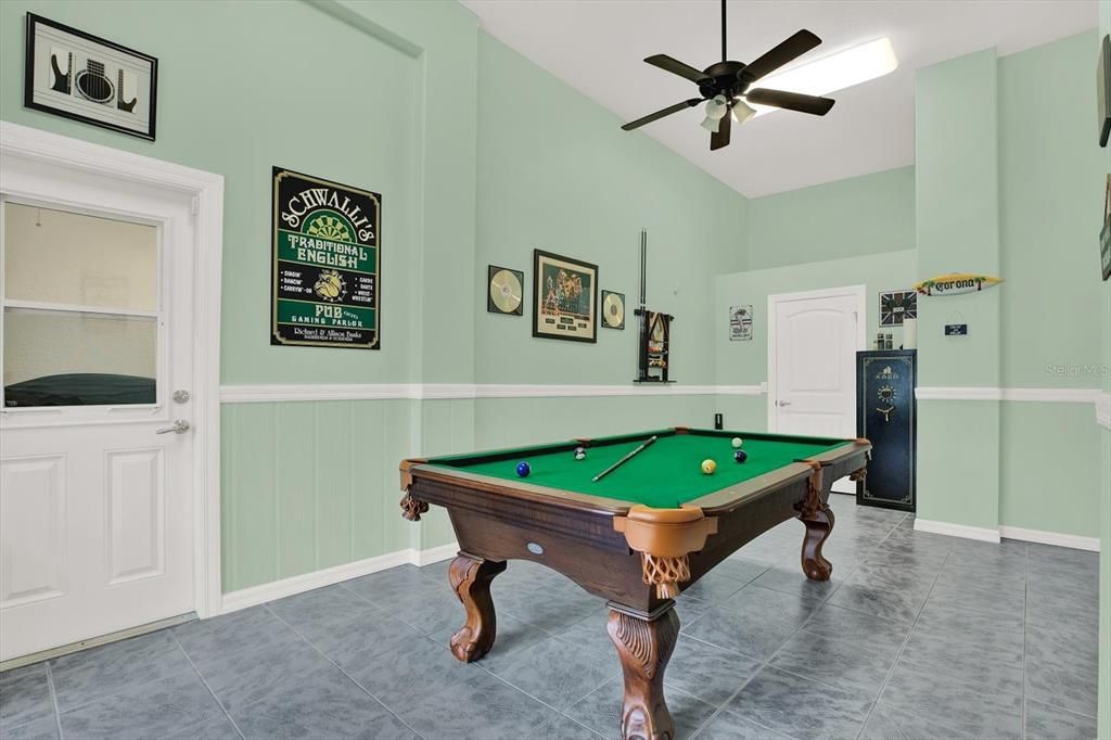 Active With Contract: $674,999 (4 beds, 2 baths, 2972 Square Feet)