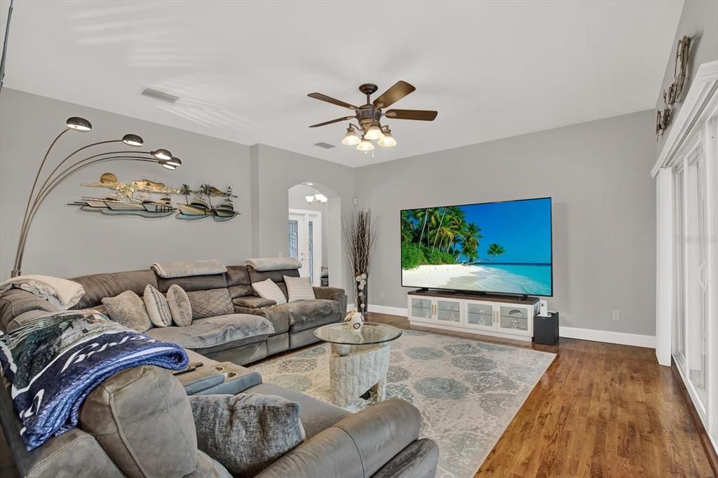 Active With Contract: $674,999 (4 beds, 2 baths, 2972 Square Feet)