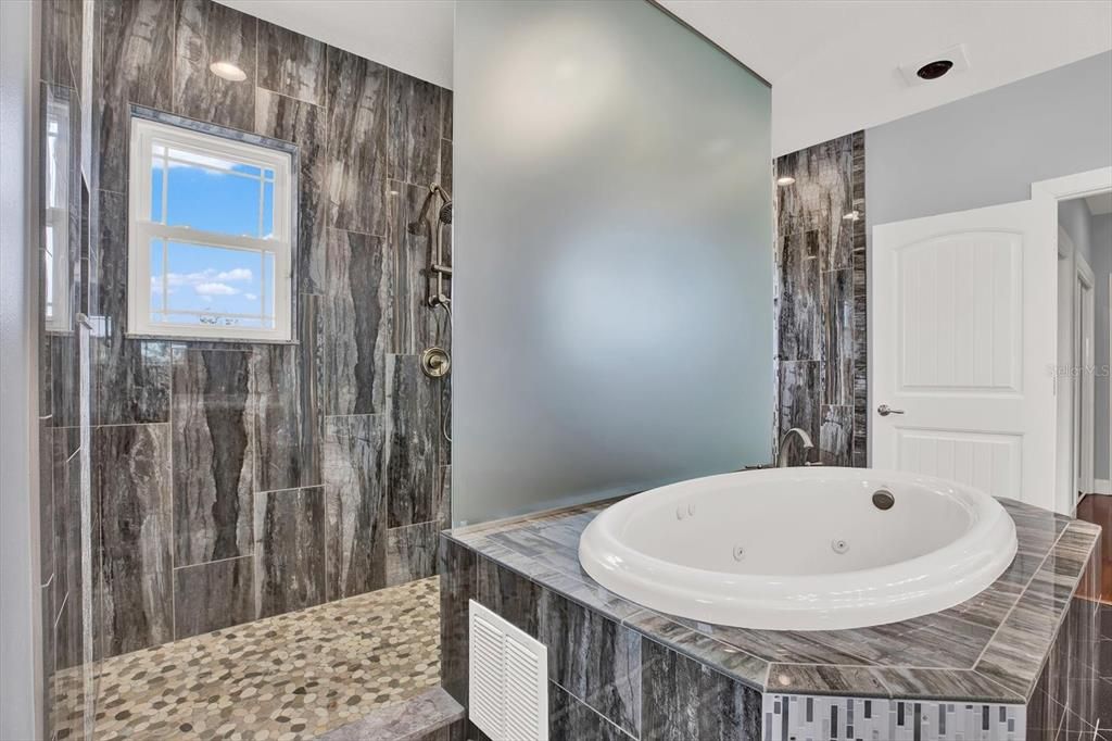 Active With Contract: $674,999 (4 beds, 2 baths, 2972 Square Feet)