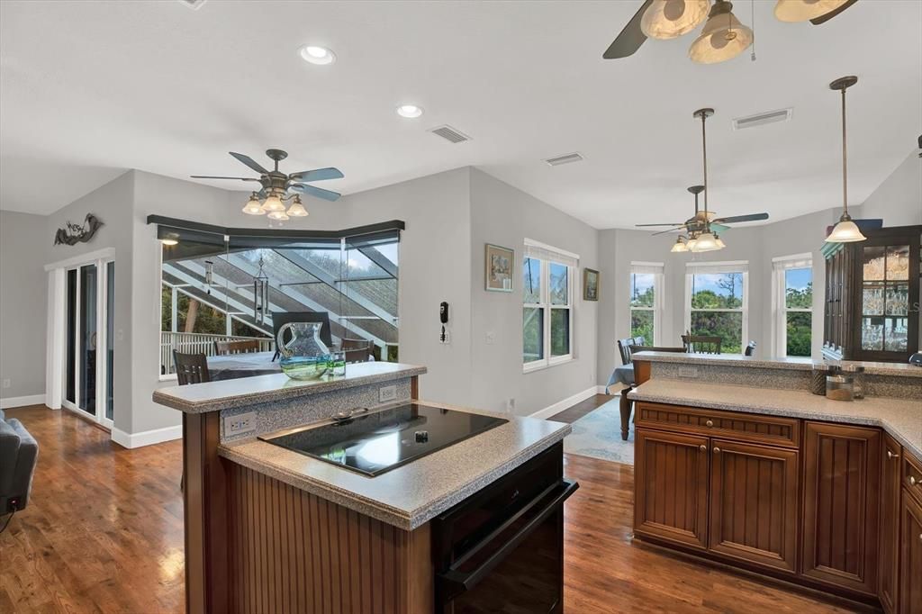 Active With Contract: $674,999 (4 beds, 2 baths, 2972 Square Feet)