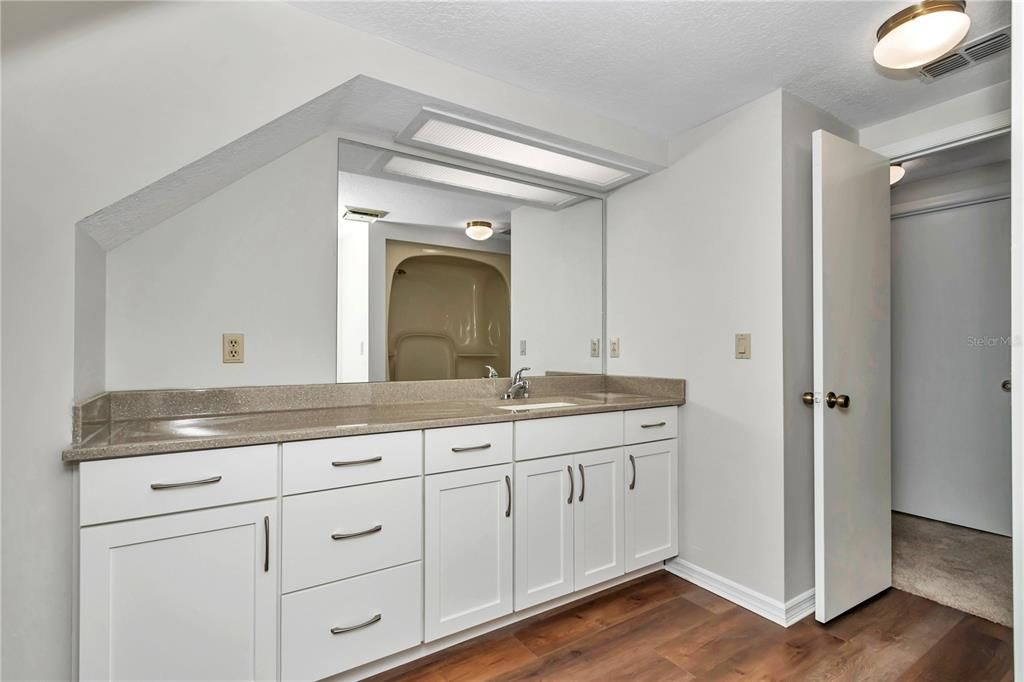 For Sale: $449,000 (4 beds, 2 baths, 1810 Square Feet)