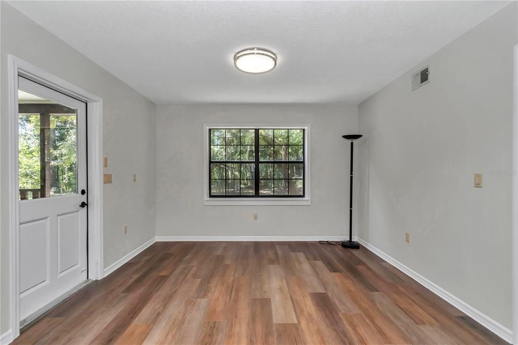 For Sale: $449,000 (4 beds, 2 baths, 1810 Square Feet)