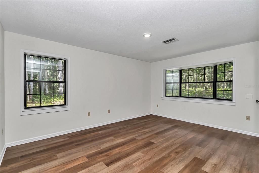 For Sale: $449,000 (4 beds, 2 baths, 1810 Square Feet)