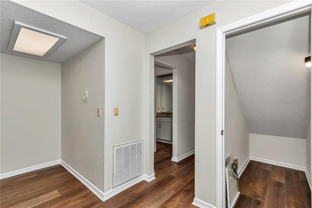 For Sale: $449,000 (4 beds, 2 baths, 1810 Square Feet)