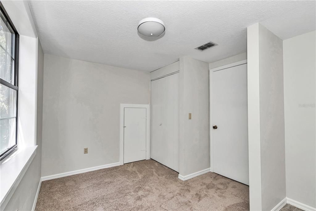 For Sale: $449,000 (4 beds, 2 baths, 1810 Square Feet)