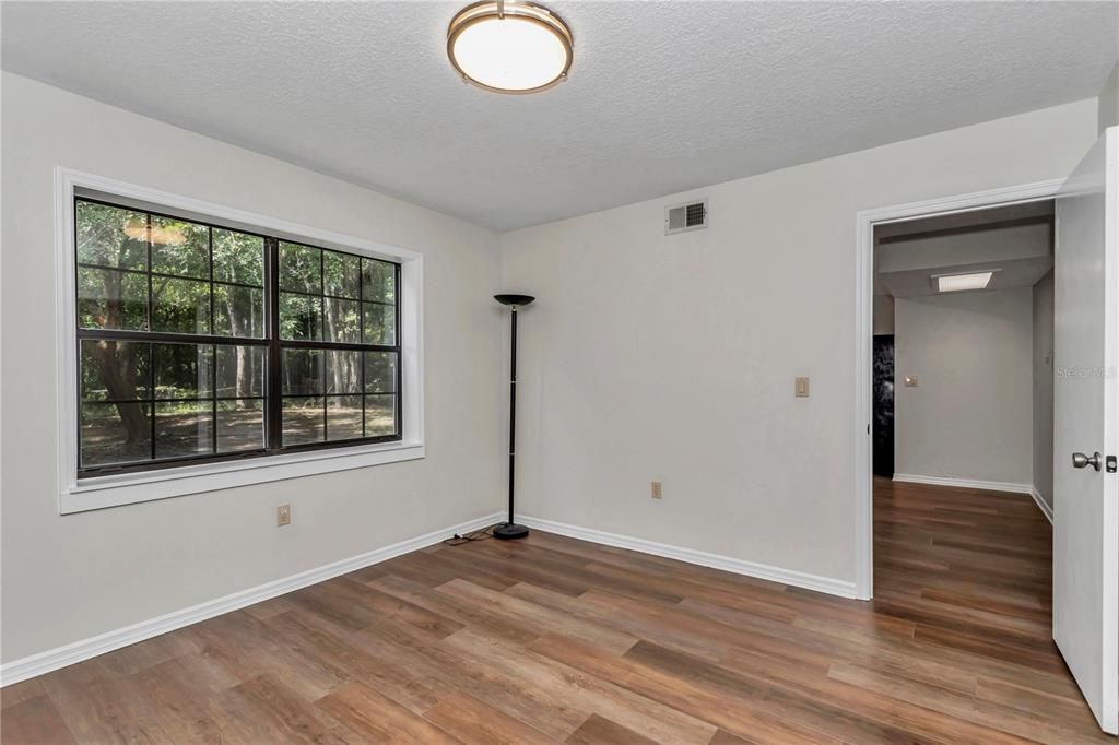 For Sale: $449,000 (4 beds, 2 baths, 1810 Square Feet)