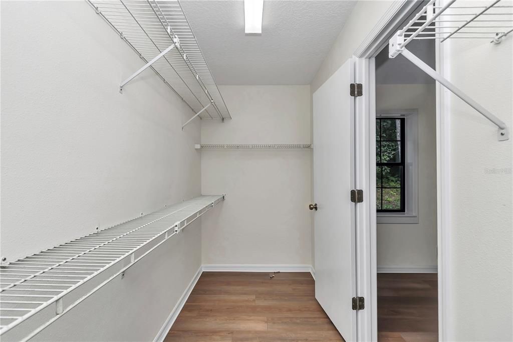 For Sale: $449,000 (4 beds, 2 baths, 1810 Square Feet)