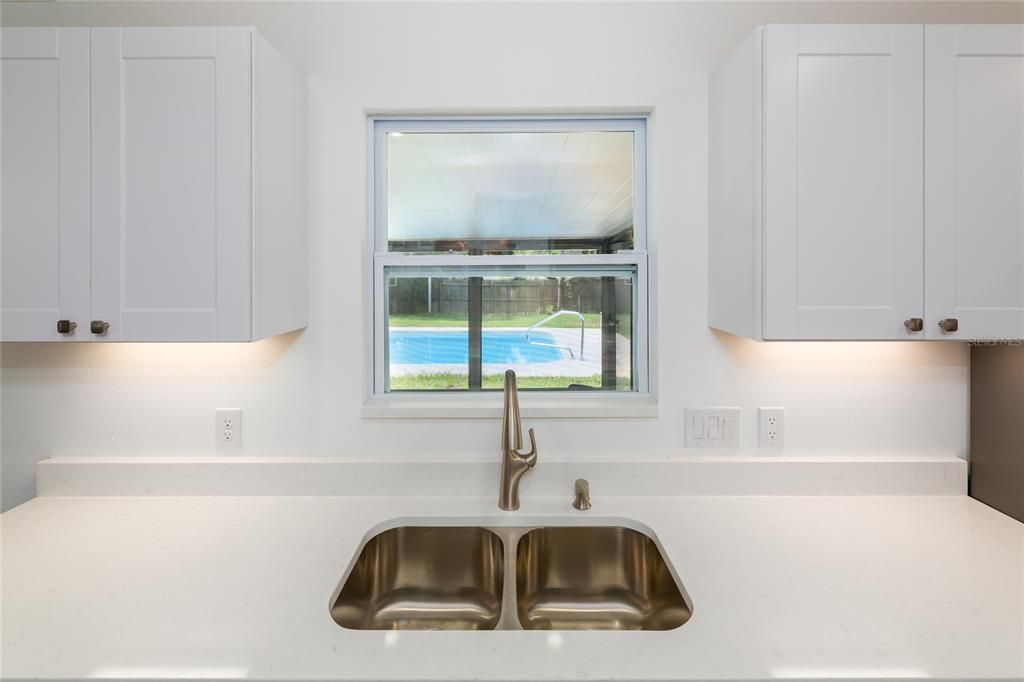 待售: $350,000 (3 贝兹, 2 浴室, 1512 平方英尺)