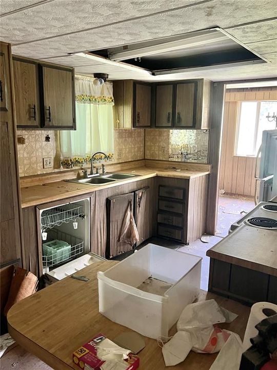 For Sale: $184,000 (3 beds, 2 baths, 1440 Square Feet)