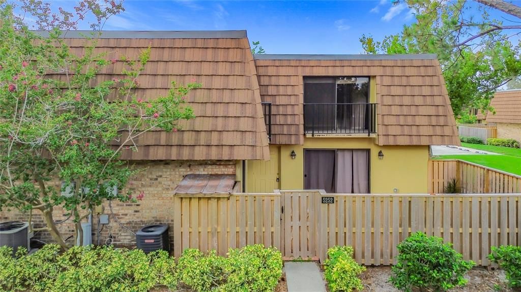 Activo con contrato: $209,990 (2 camas, 2 baños, 1285 Pies cuadrados)