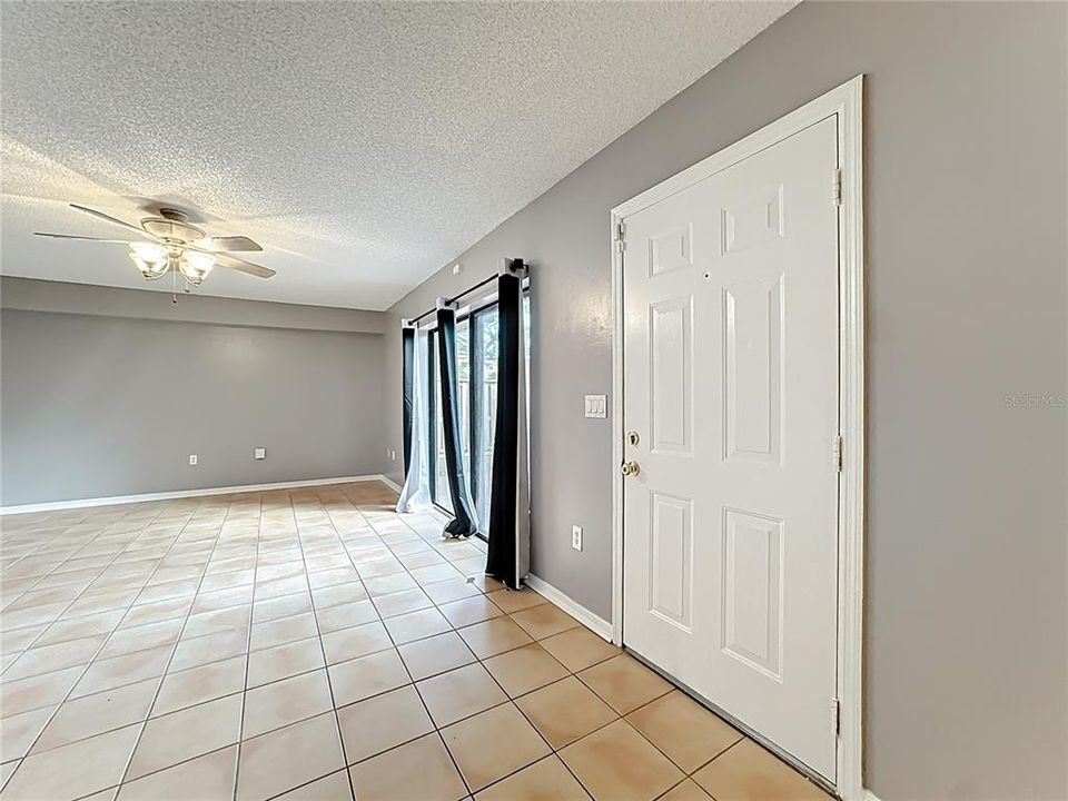 Activo con contrato: $209,990 (2 camas, 2 baños, 1285 Pies cuadrados)